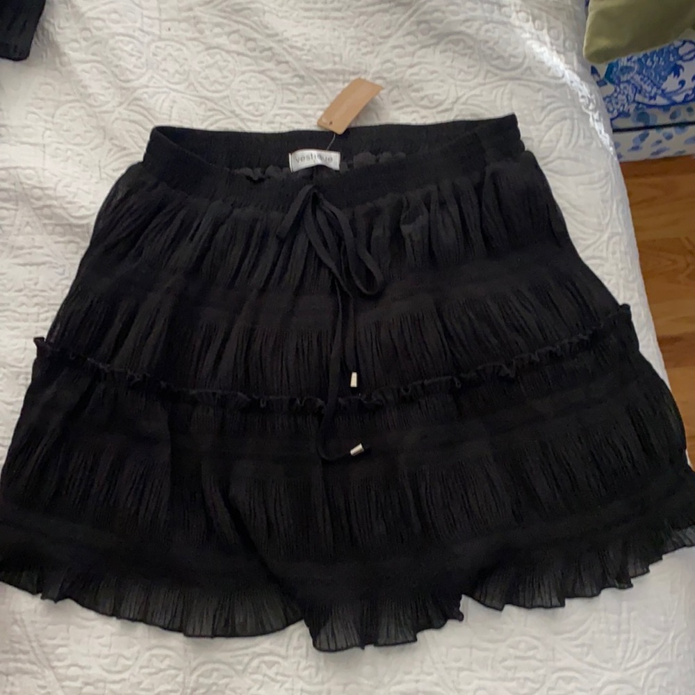 Vestique black skirt